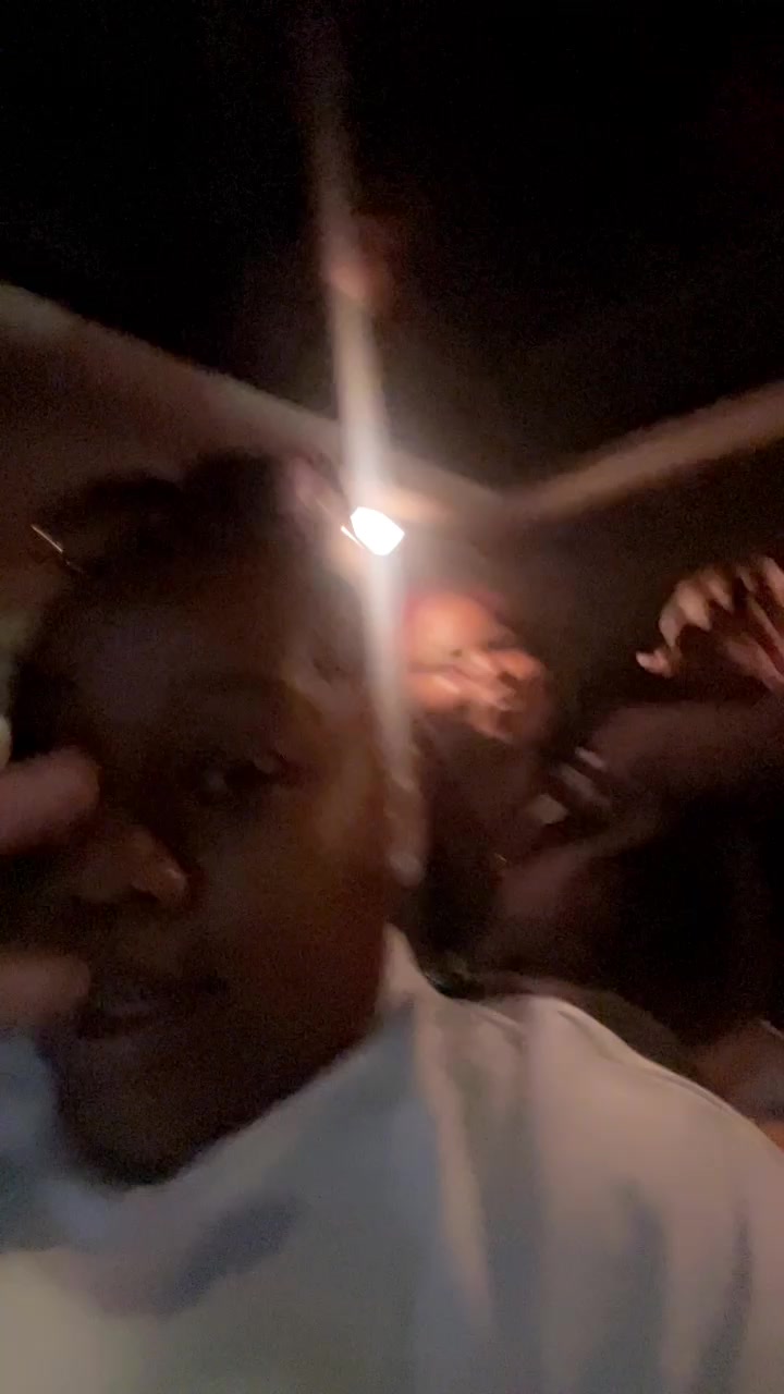 @Dee_nuggss