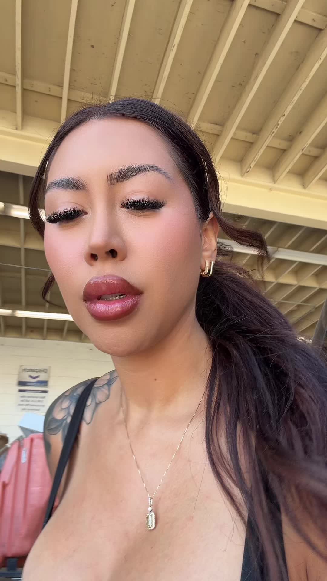 @oneashley_