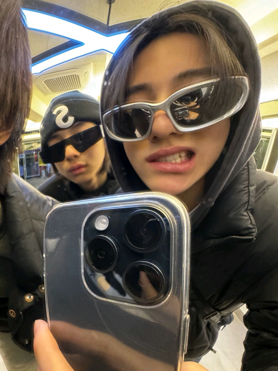 @๐.