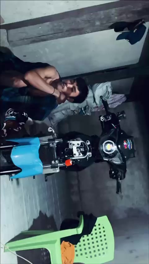 @MX biru