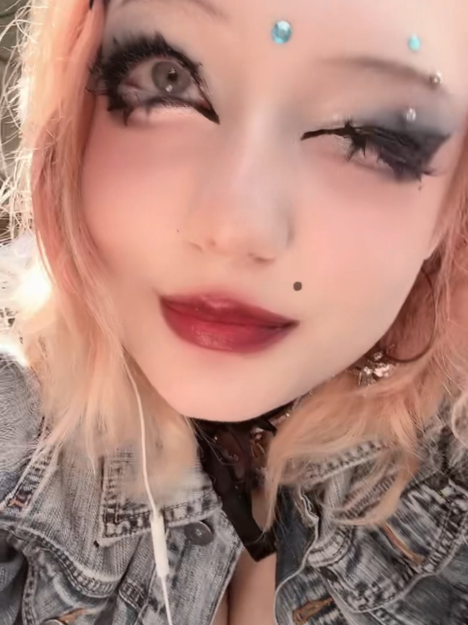 @мілка котік 🍓
