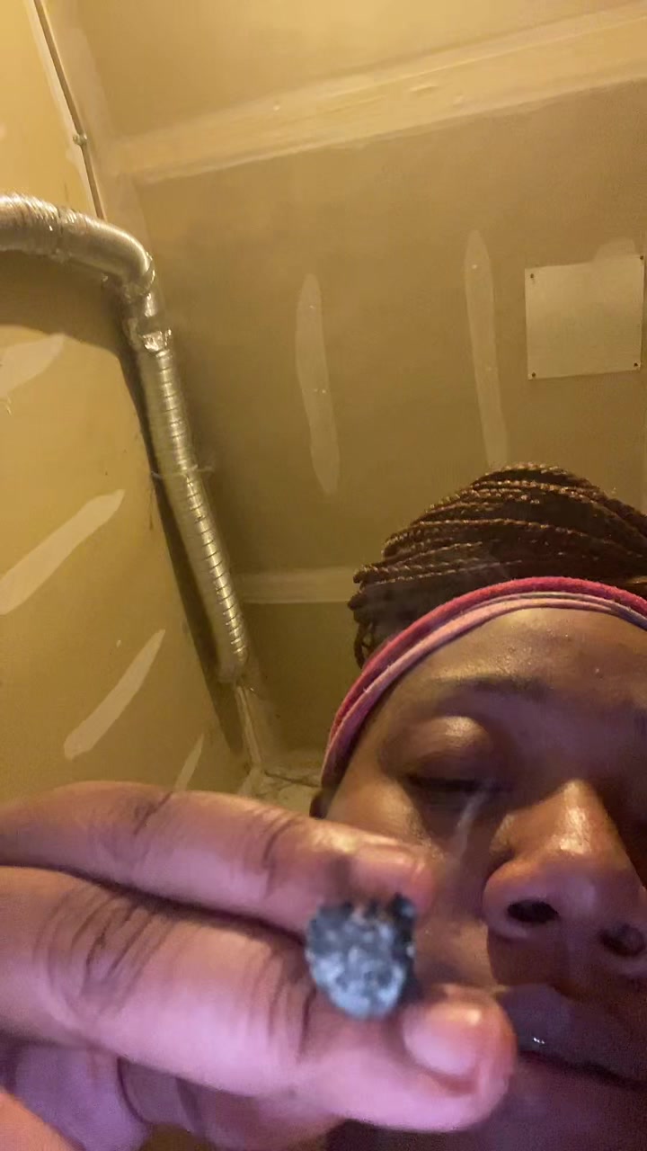 @Dee_nuggss
