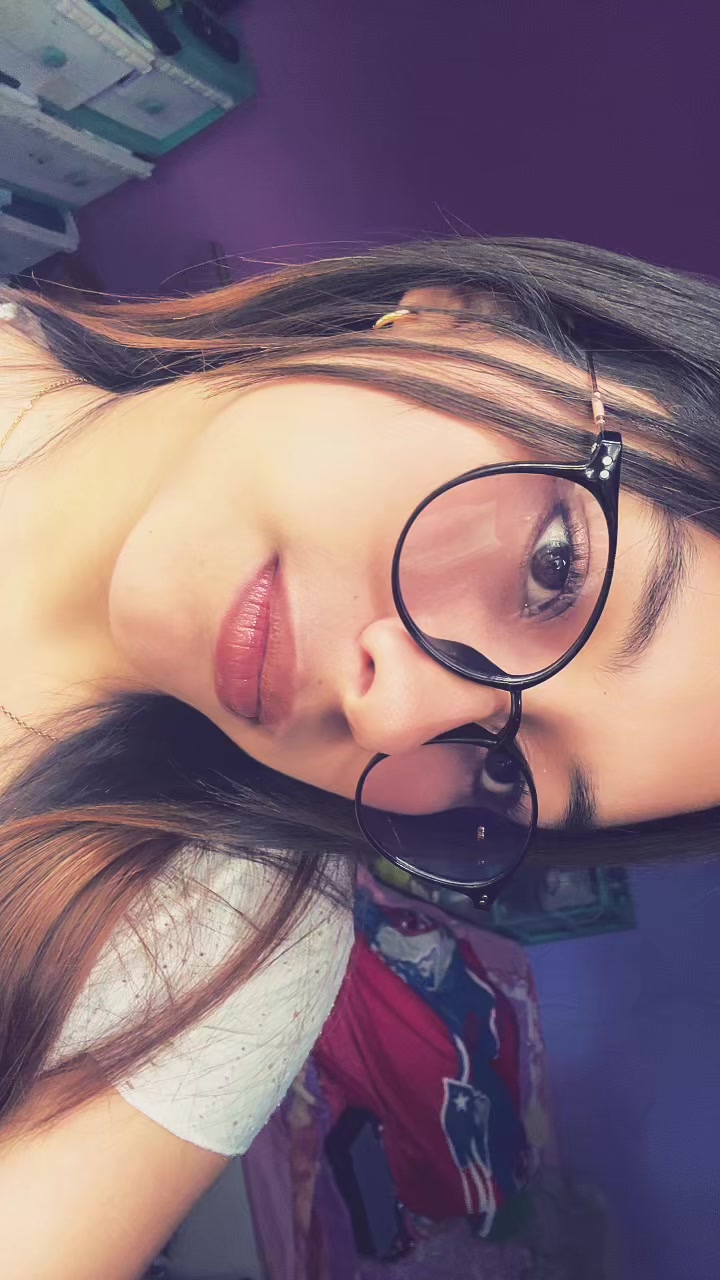 @vaniahern1