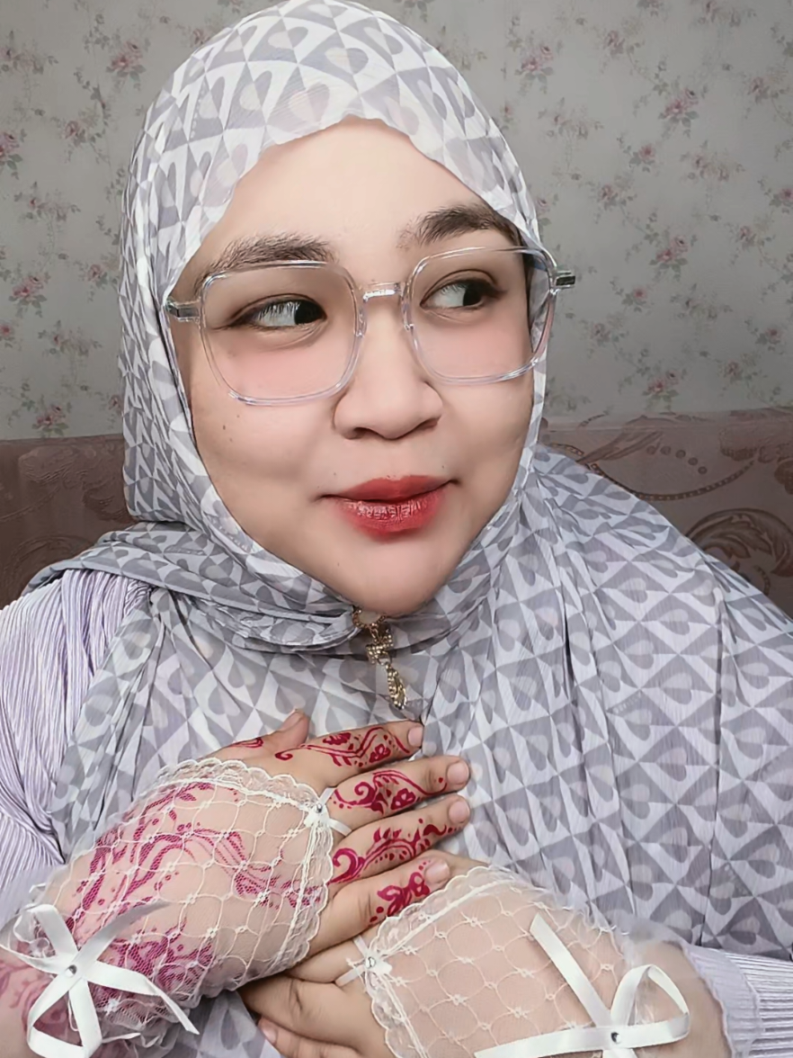 @Mira Loves Henna ❄️