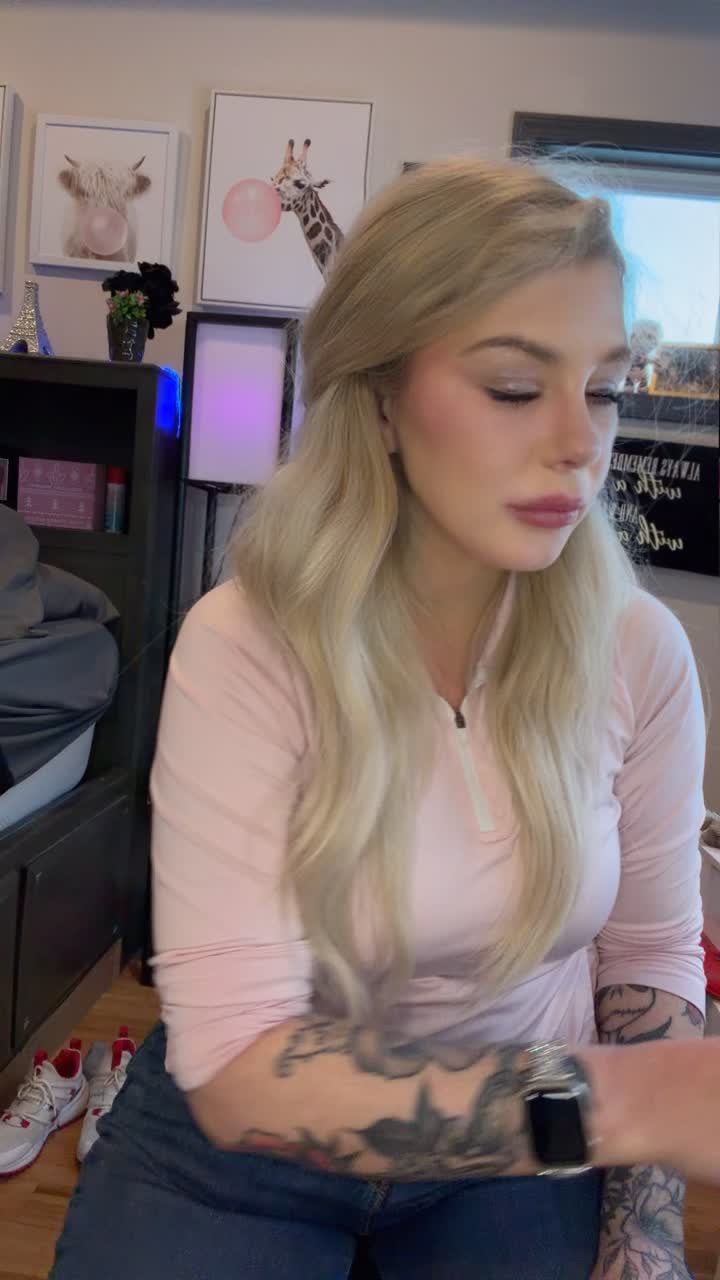 @KristinaMarie✨✨