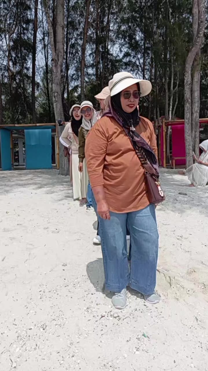 @𝑯𝒆𝒓𝒂 𝒔𝒕𝒐𝒓𝒚🥰❤🦋🍂🌹