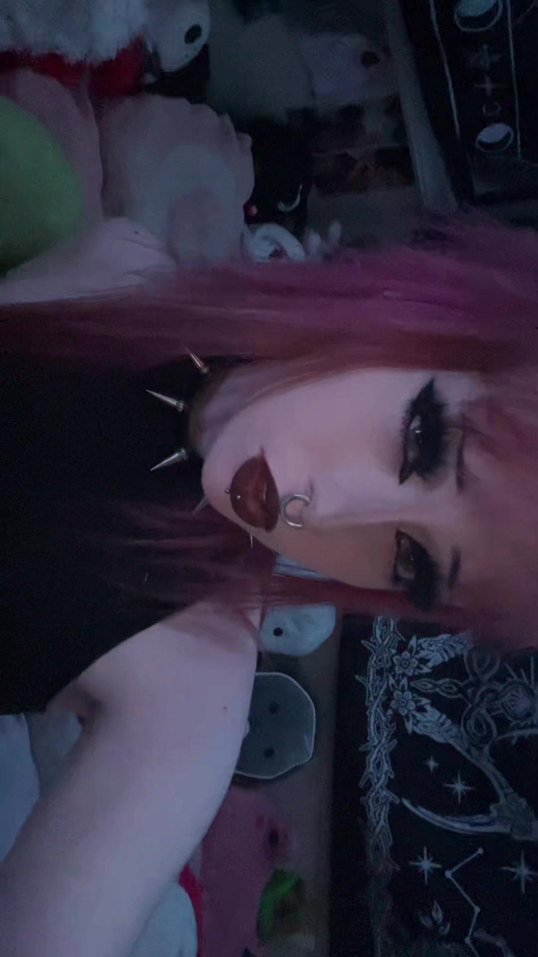 @<3