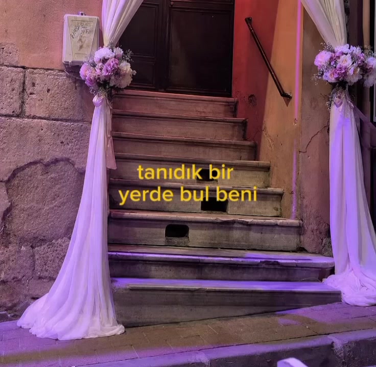 @~