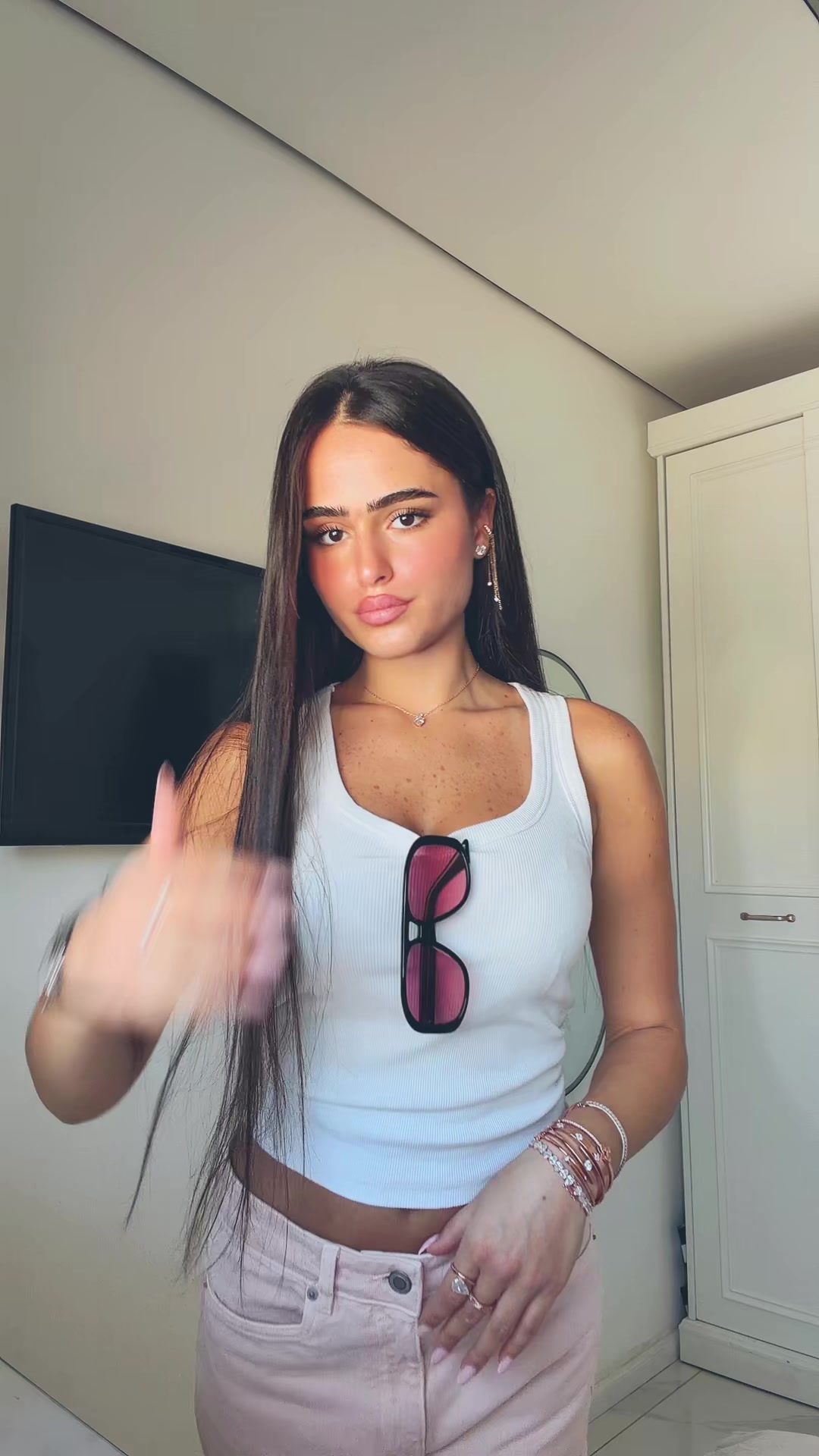 @שירז רחמין | מעצבת גבות וריסים