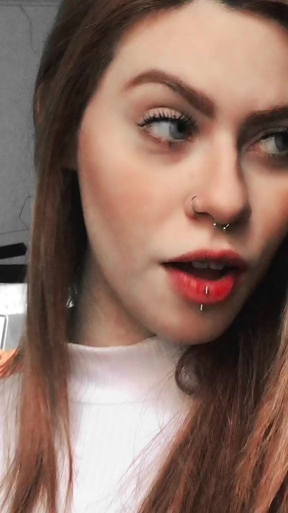 @B Á H
