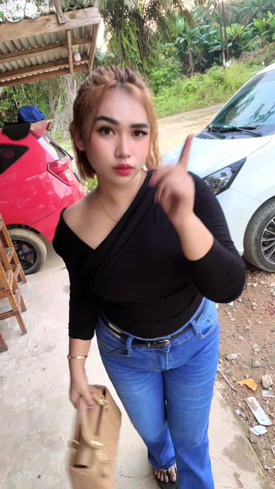 @julia frinella sari