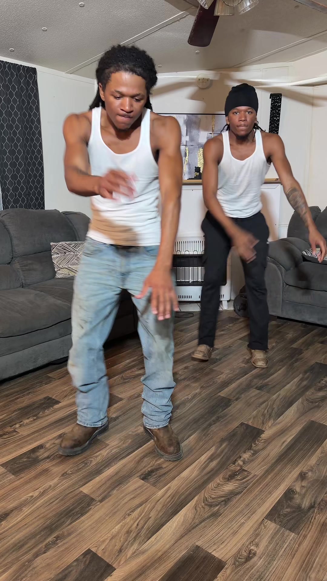 @Ghettotwins_