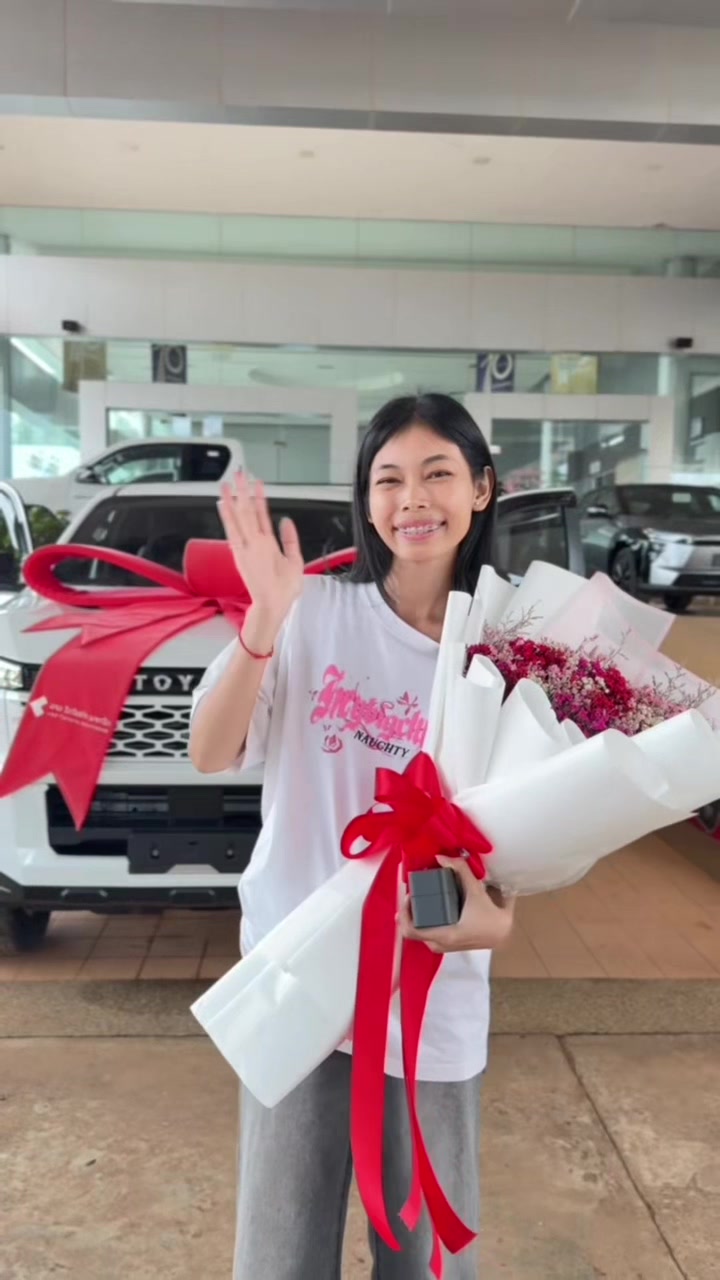 @ຕ່າຕ້າ😊