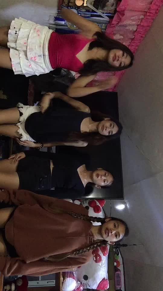 @👯♀️