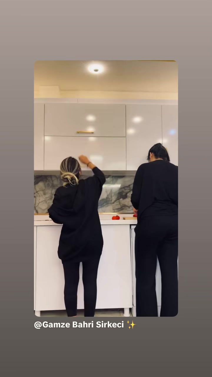 @Burcu&ouml;zeryavuz