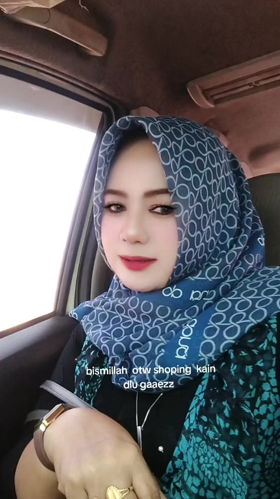 @putri. salju