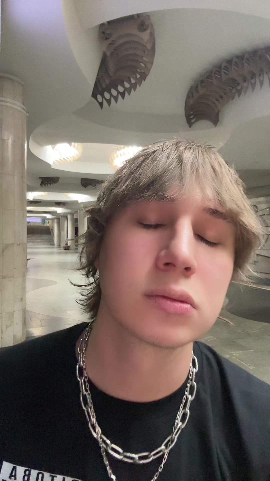 @Белый