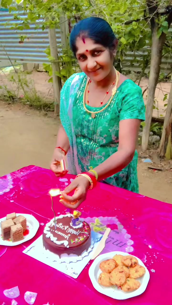@Nikshi Ammu 🦋👑💫