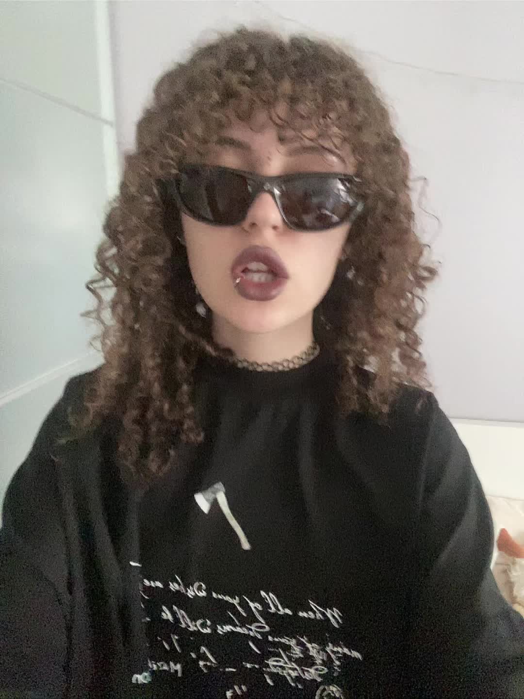@пистолетова.
