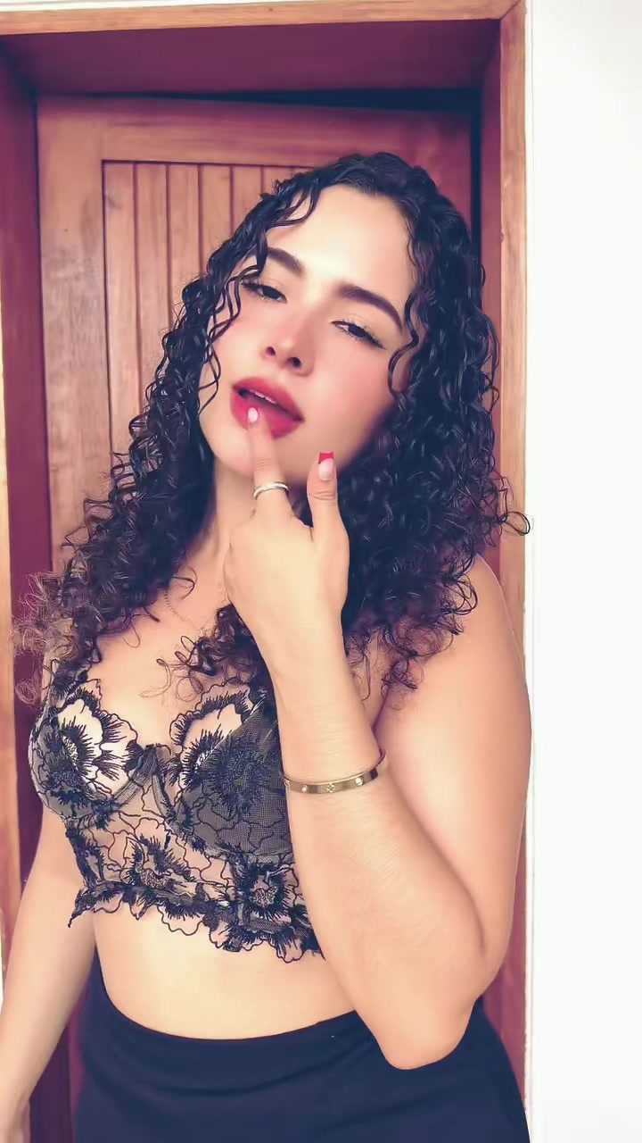 @Paola