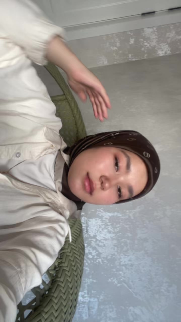 @𝒩