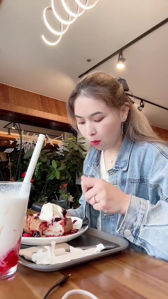 @Aidana🌙