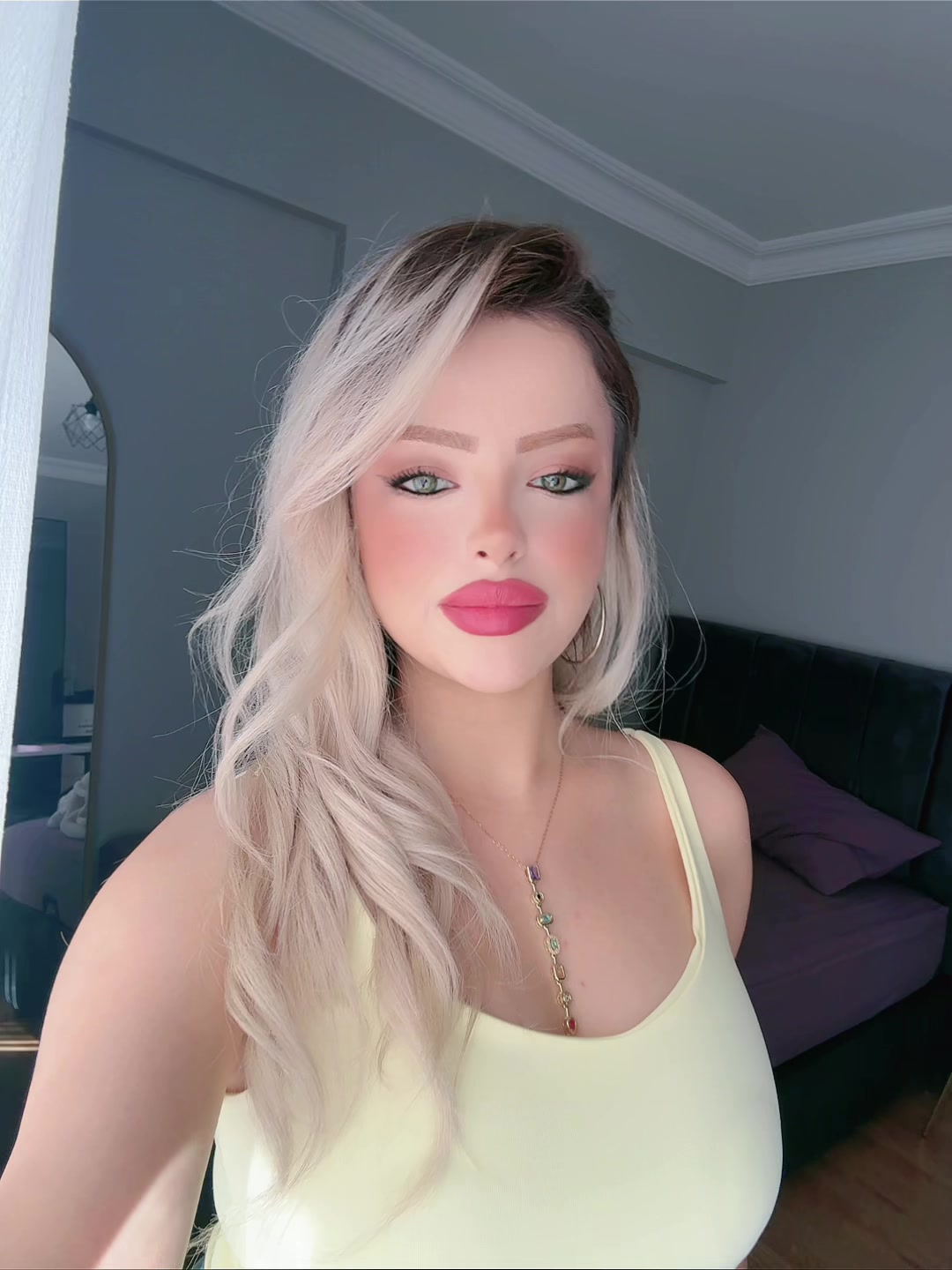 @𝐄🪶