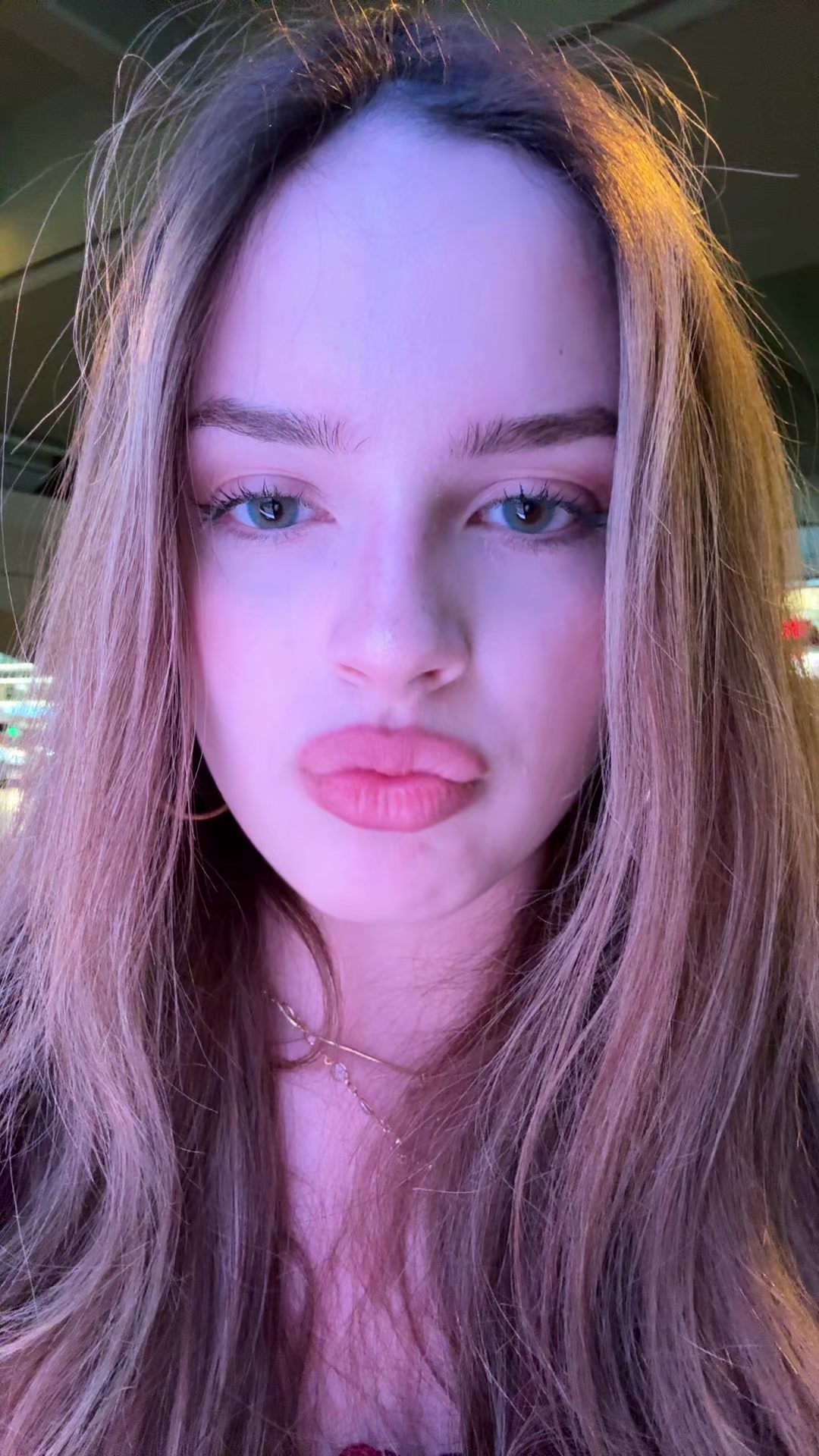 @Elaa