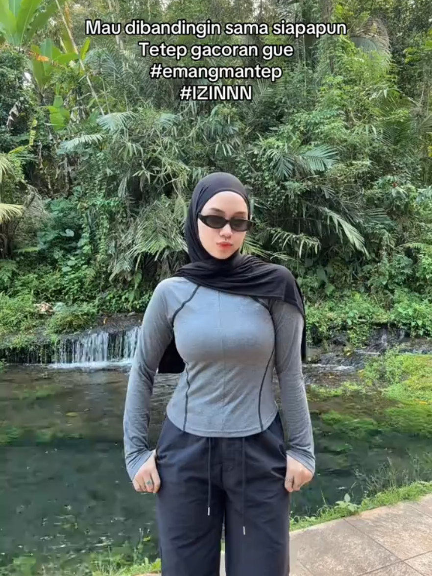 @Azura
