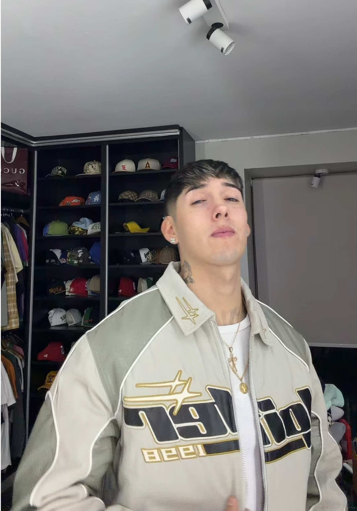@Pailita
