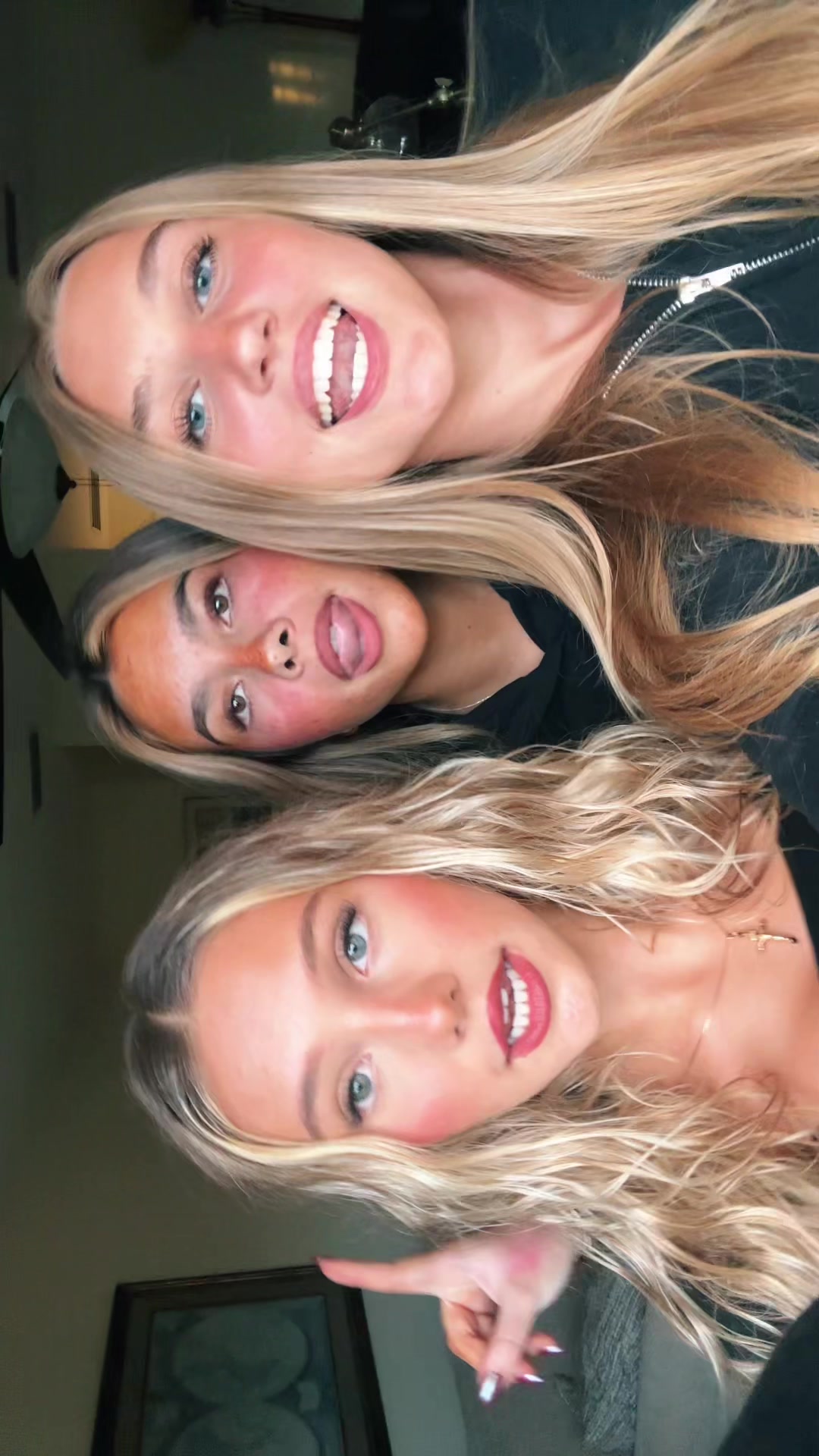@Ella