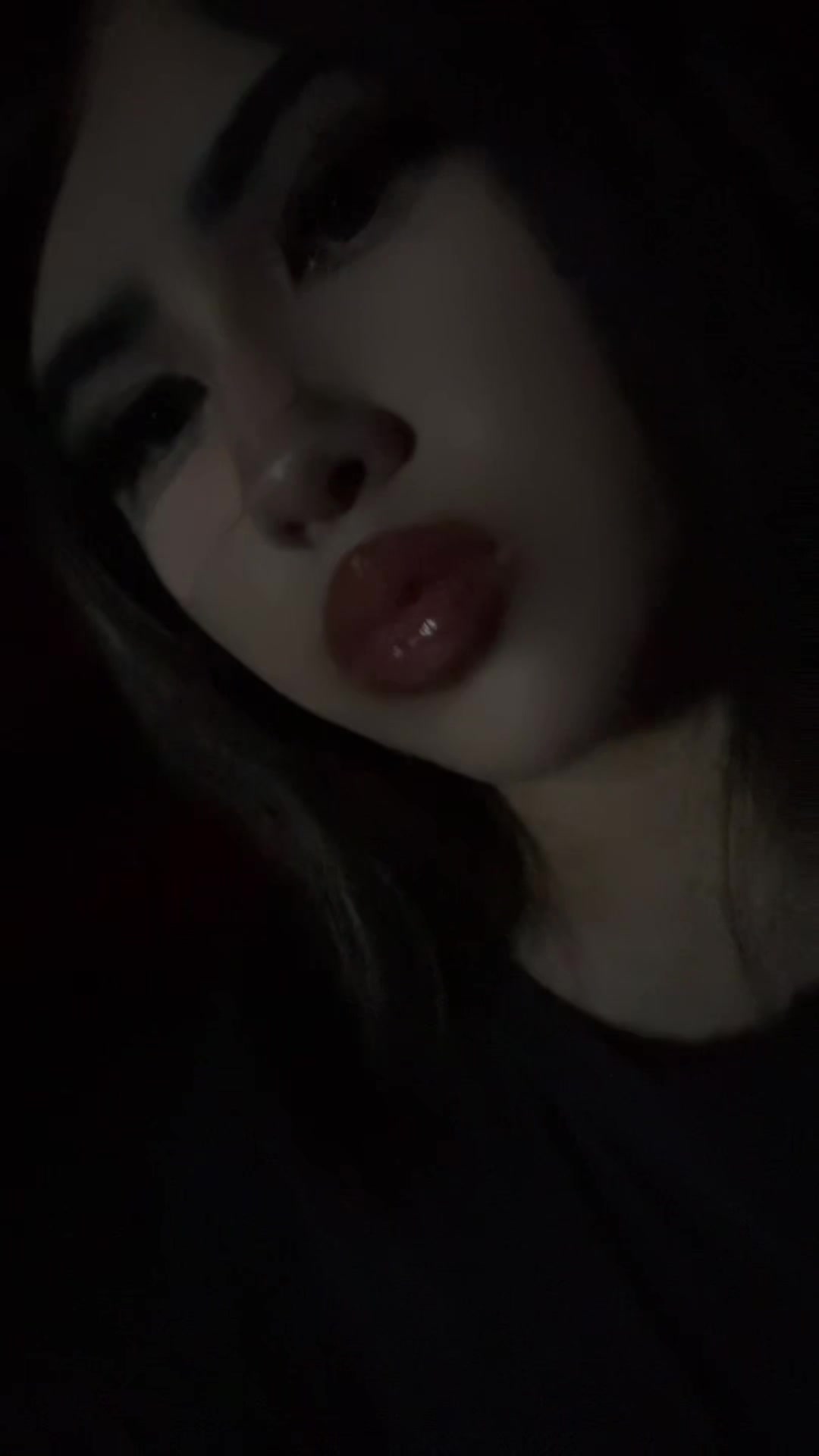 @>,..,<