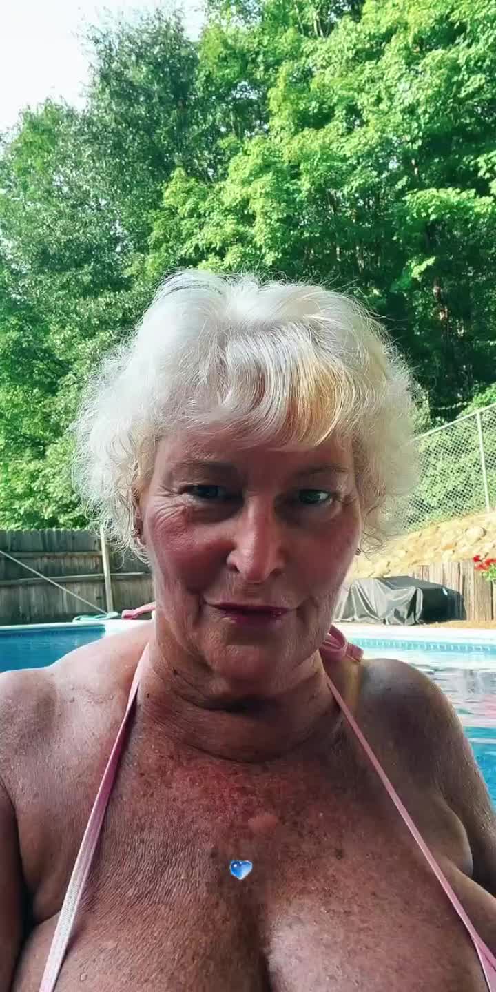 @Virtual_hotazzchick64