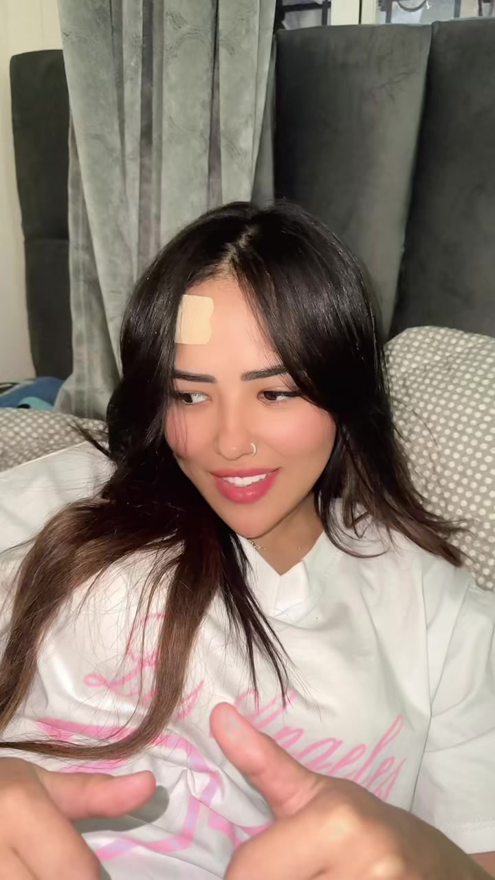 @๐ฉ๐๐๐๐๐๐๐๐ฅฅ