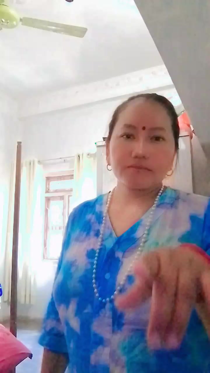 @ishika_thapa(•‿•)