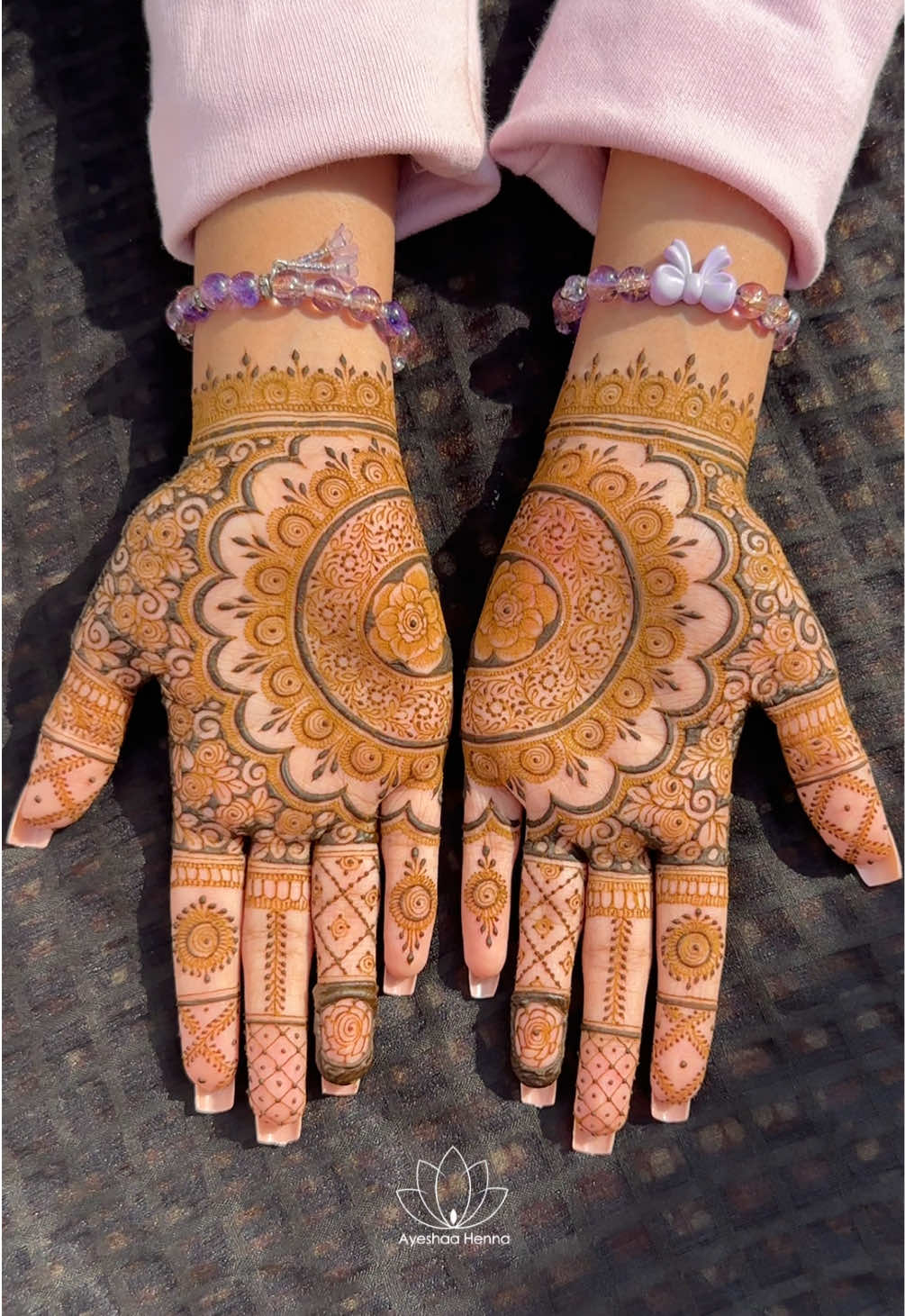 @Ayeshaa Henna
