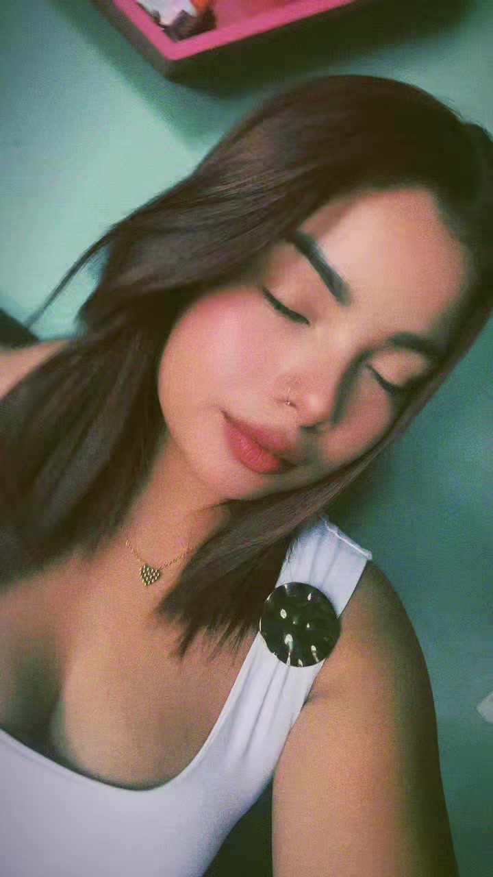 @Stacy Mendoza / Manicurista