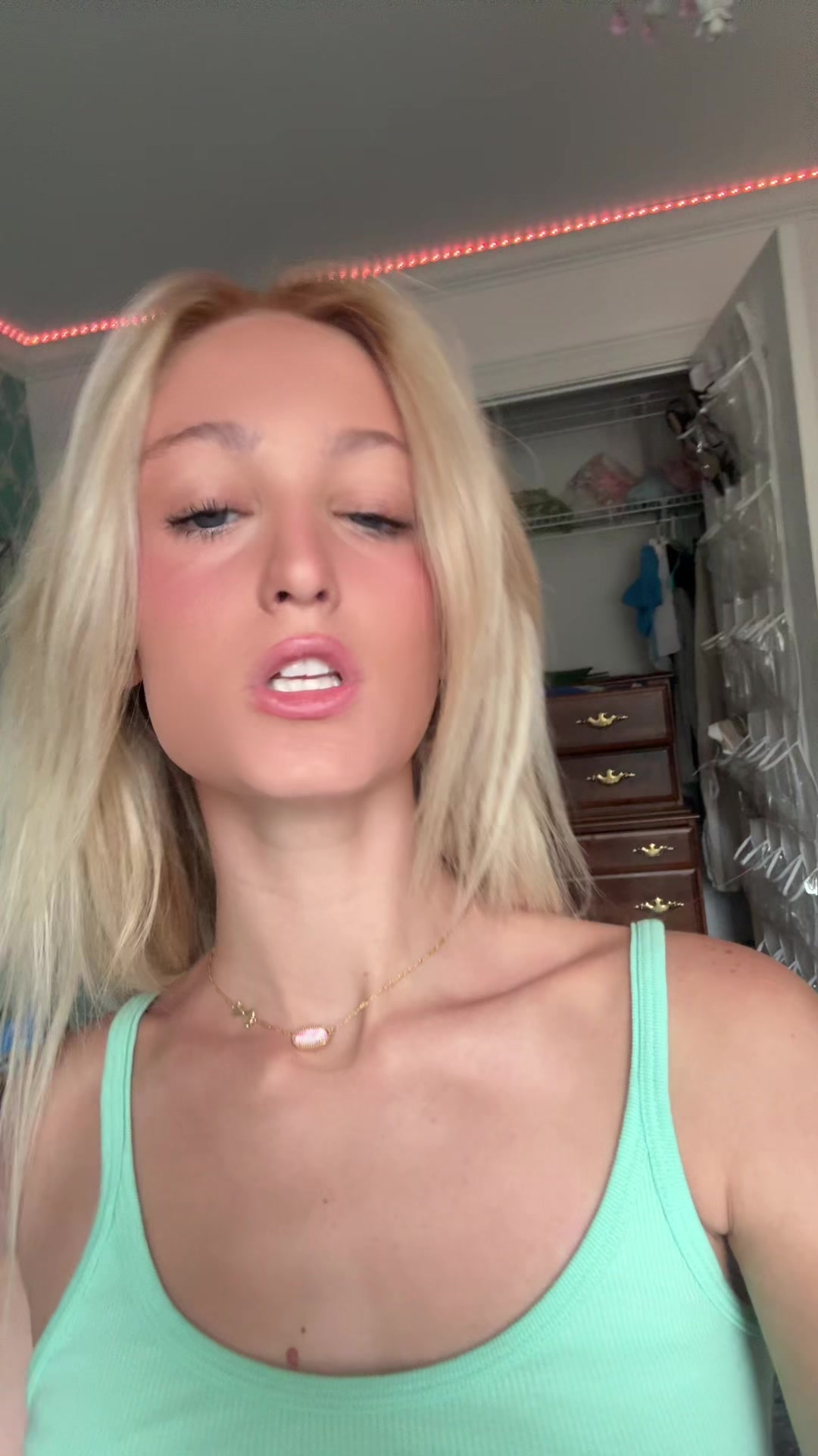 @anya