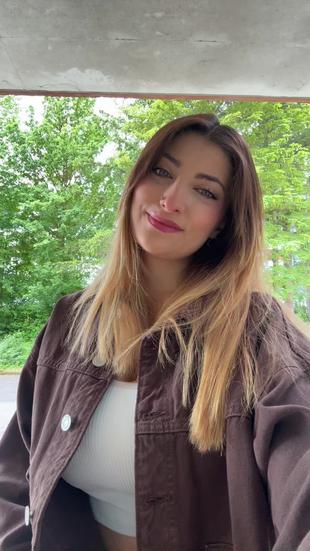 @peeloo47