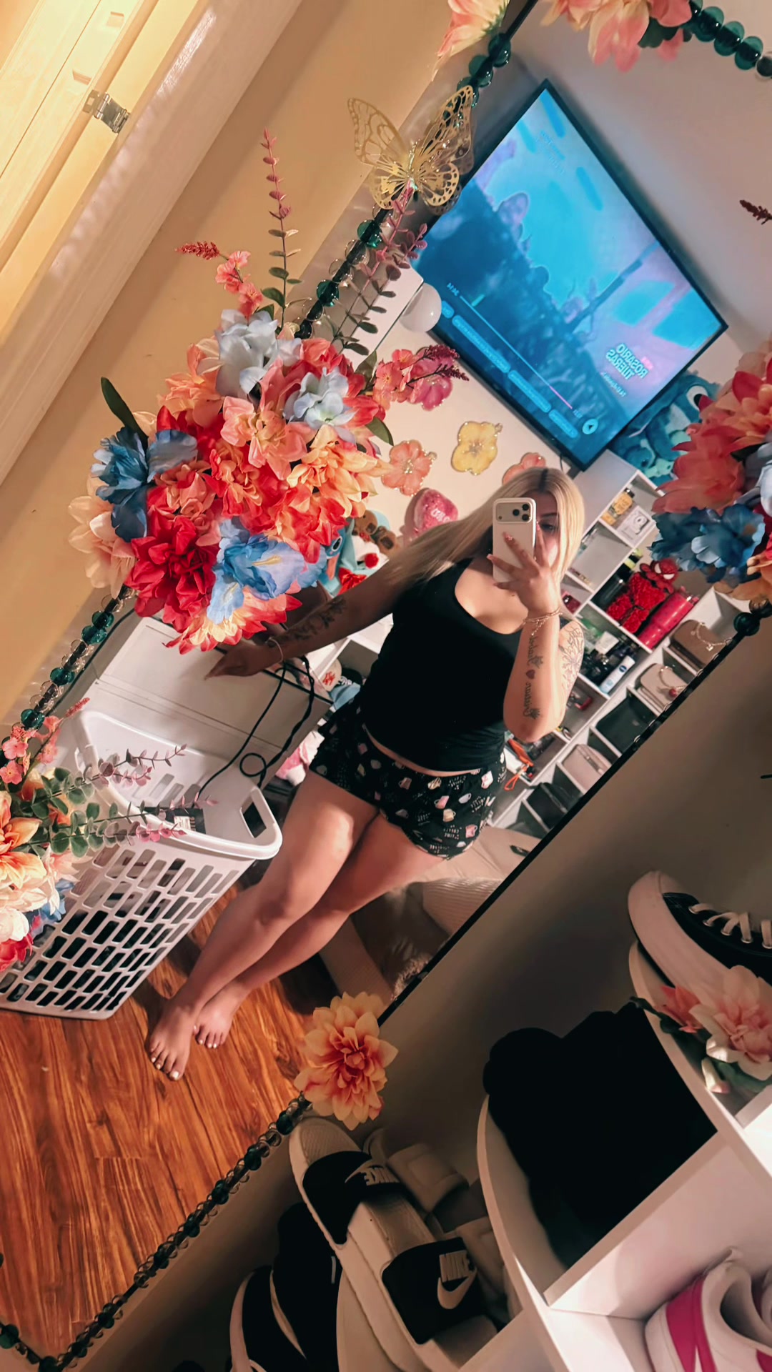 @Moniii_01