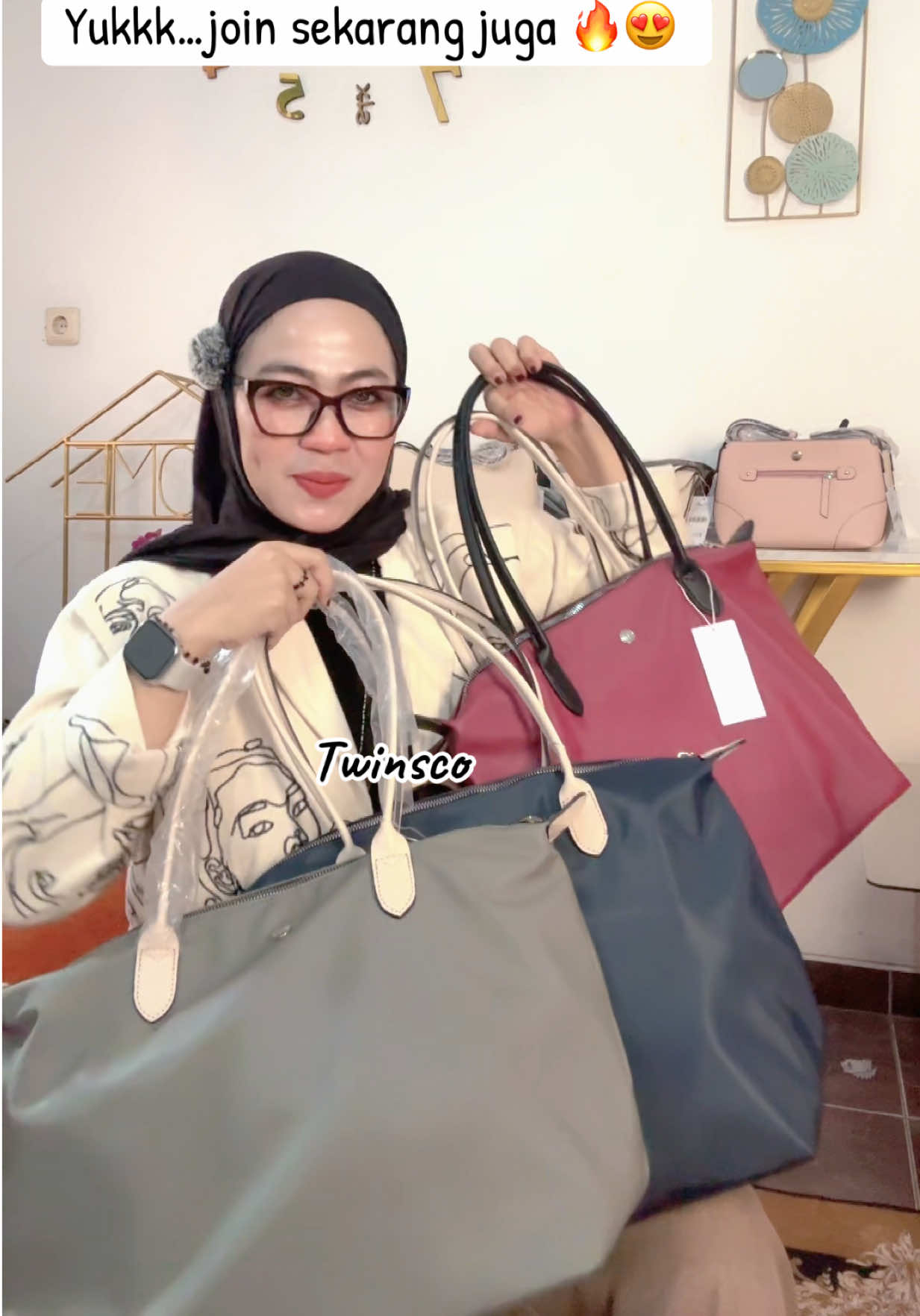 @Twinsco