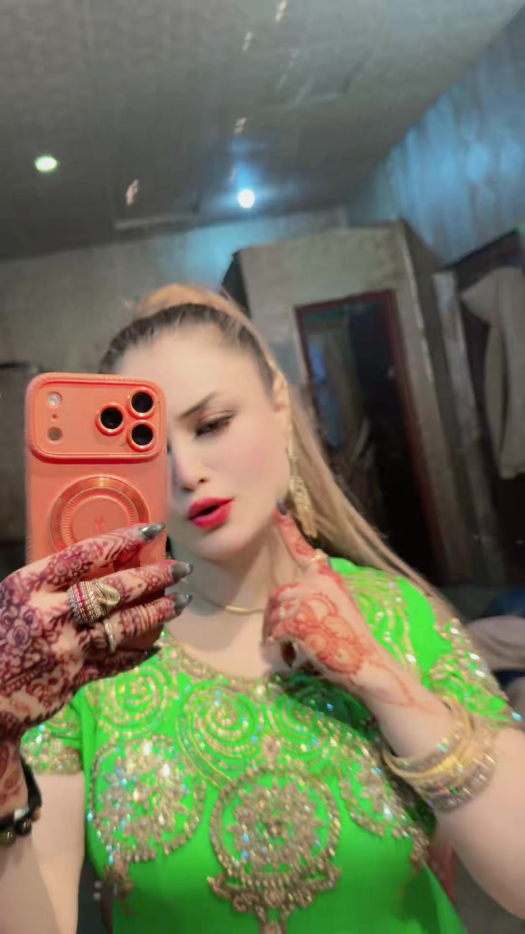 @🧿👑JIYAA Bhatt🧿 💫