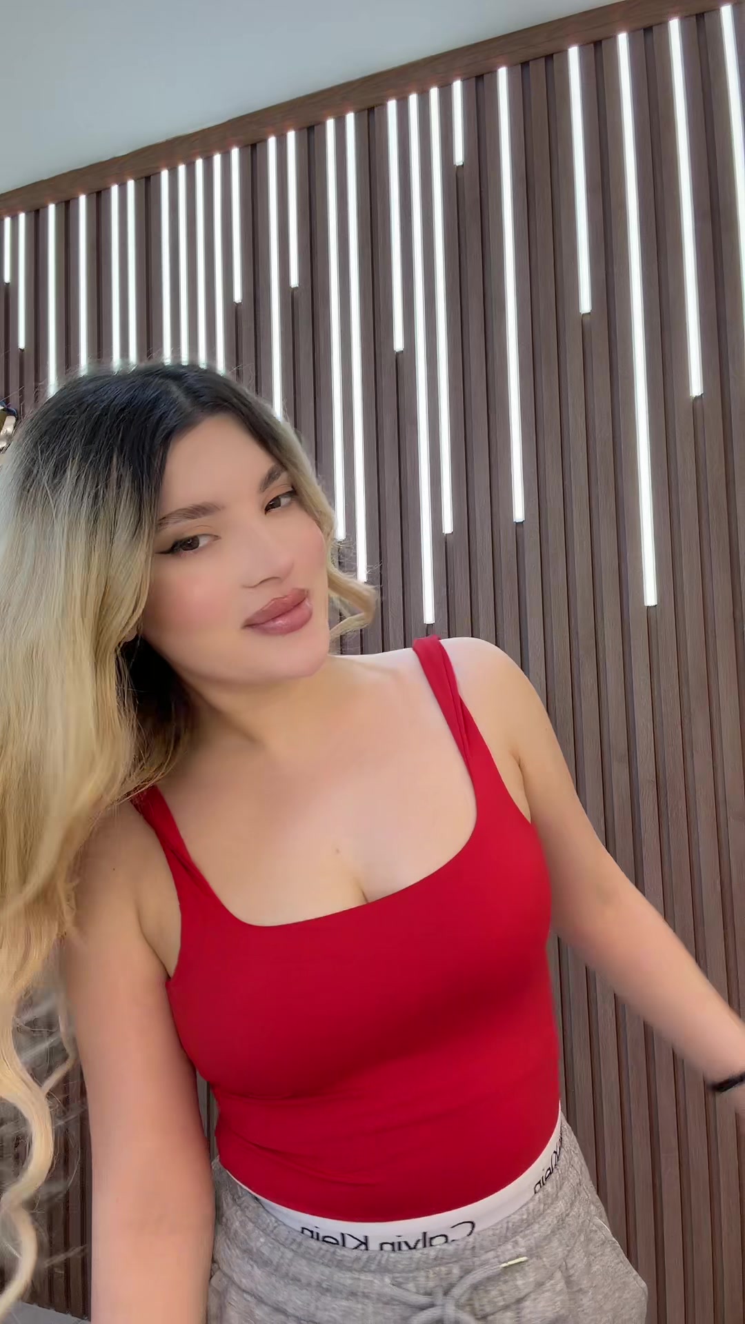 @Moniş🤍