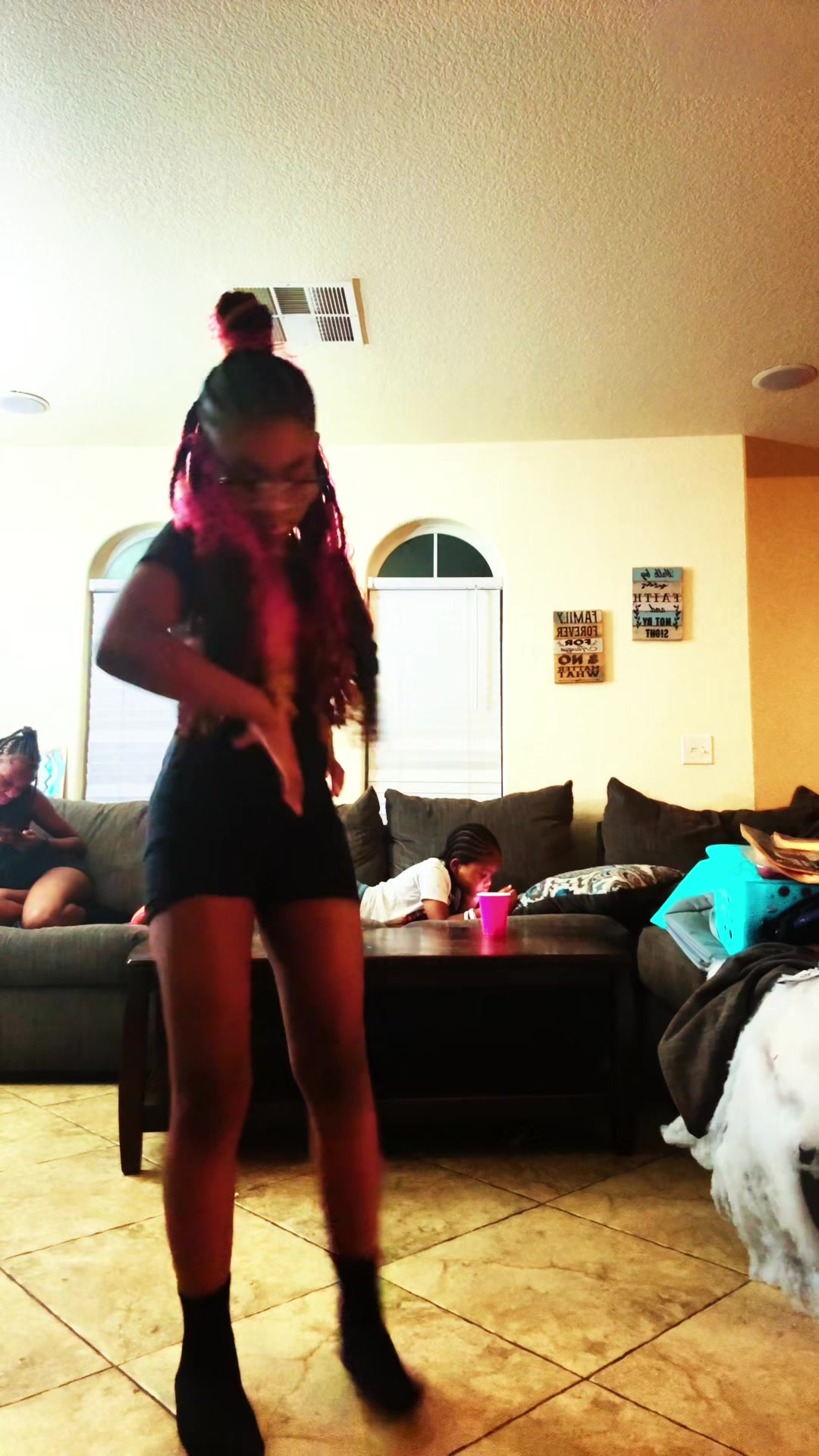 @ChelleyB0SS