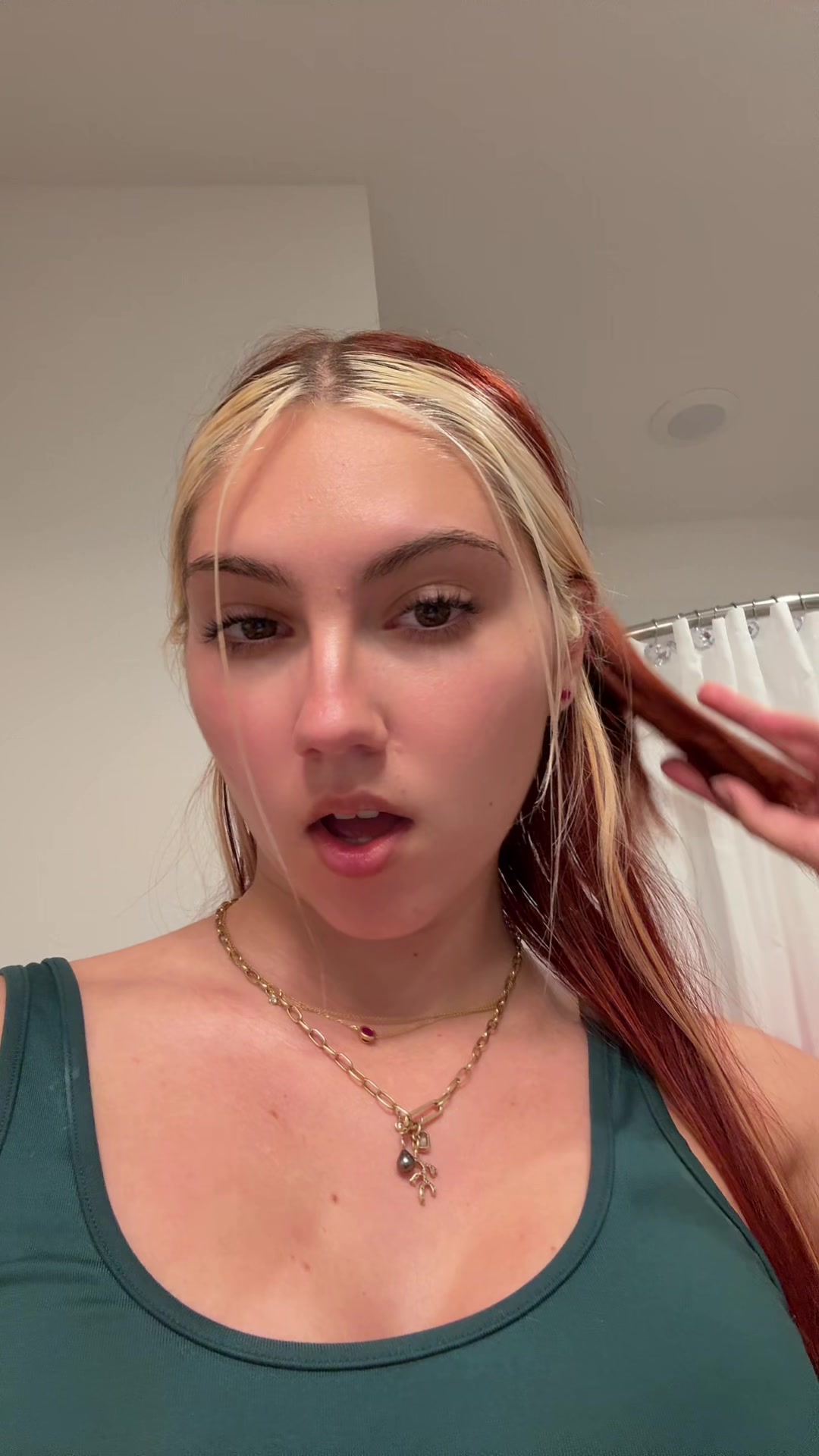 @not_ainsleyjohnson
