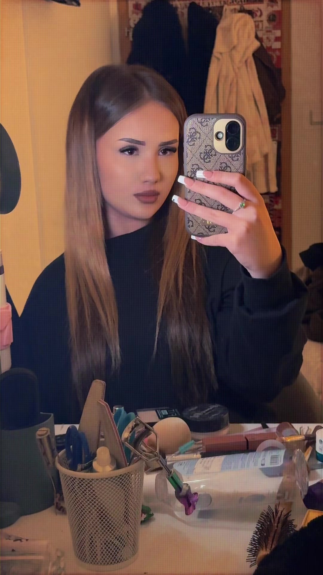 @𝐿𝒱