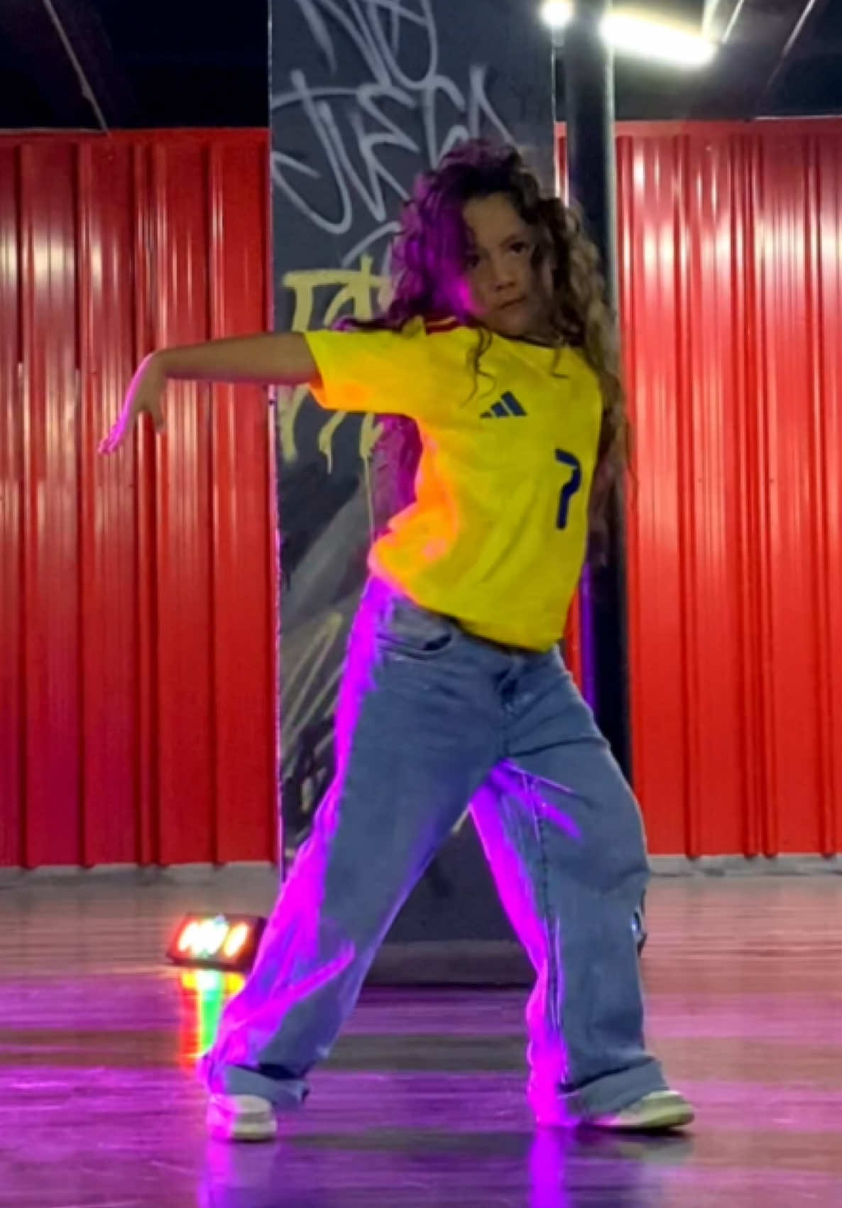 @BailaMariangelica