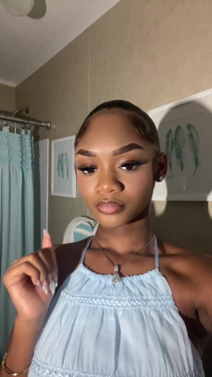 @aniyadenisee