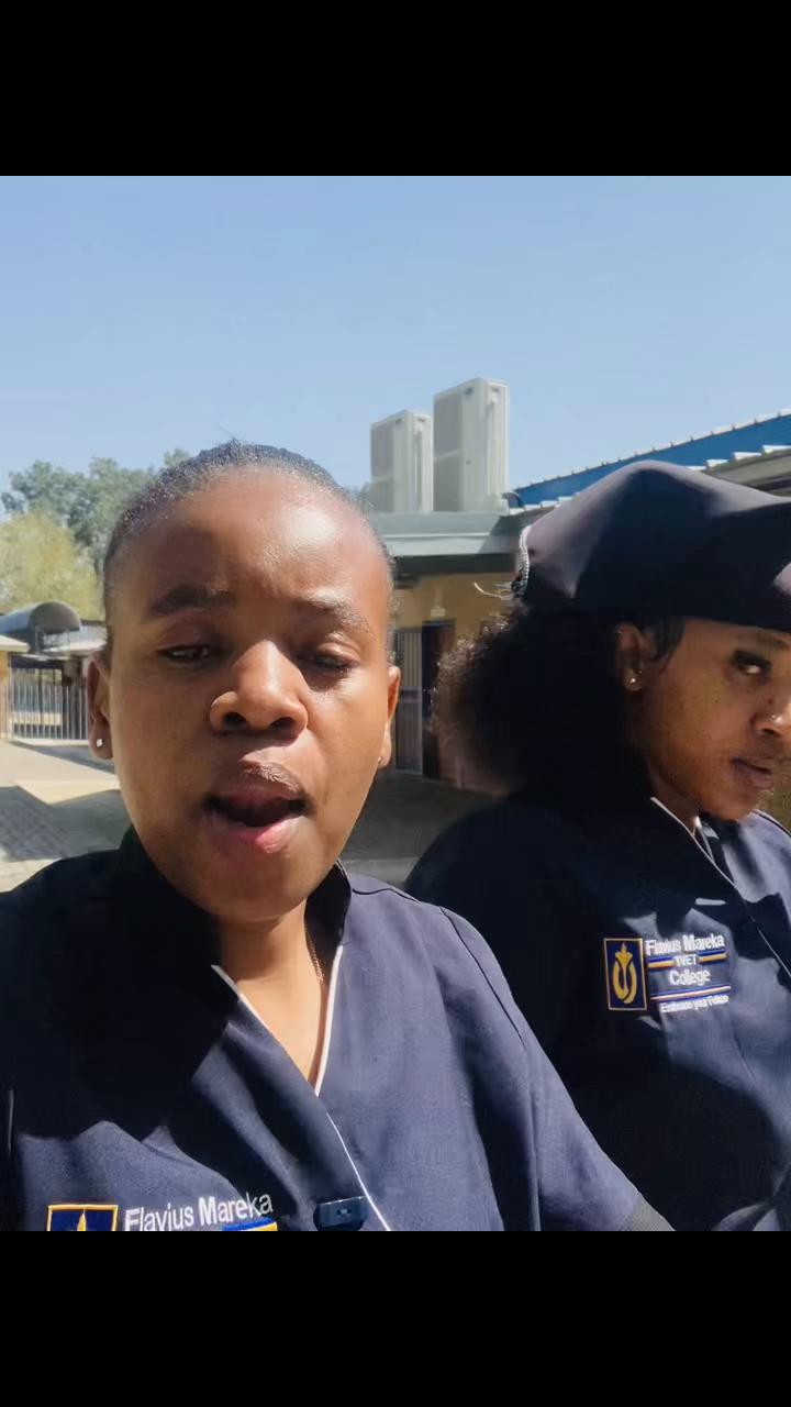 @L&egrave;&euml; Mnguni