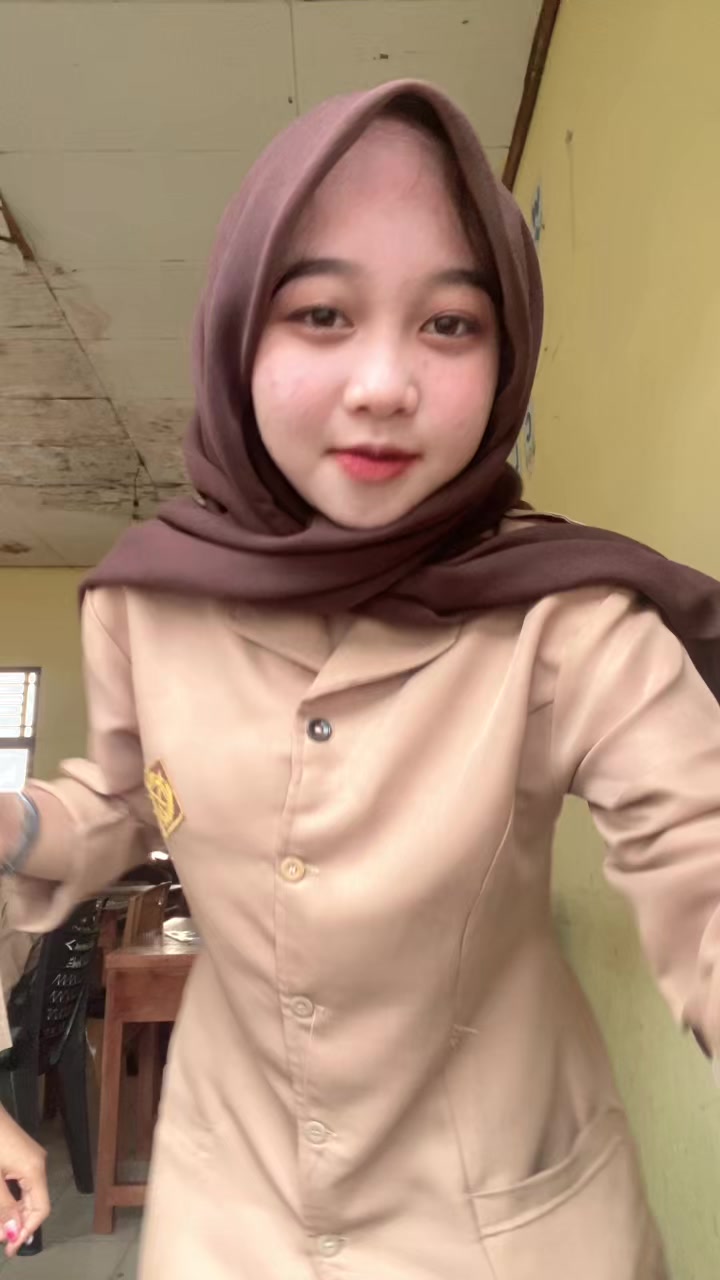 @melatiii020326.